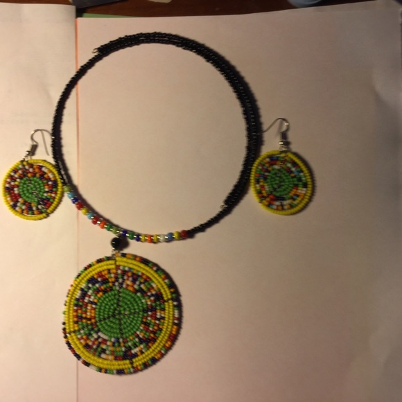 Maasai Choker and Earring Set - Picture 2 of 2